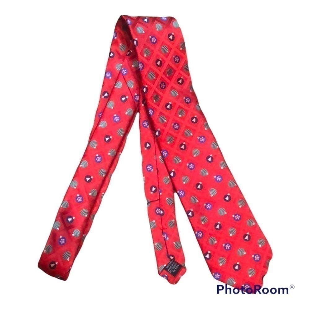 Men’s Hallmark Holiday Traditions Red Christmas Holiday Tie.